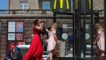mcdonald-s-avqustda-ukraynada-yeniden-faeliyyetini-berpa-ede-biler